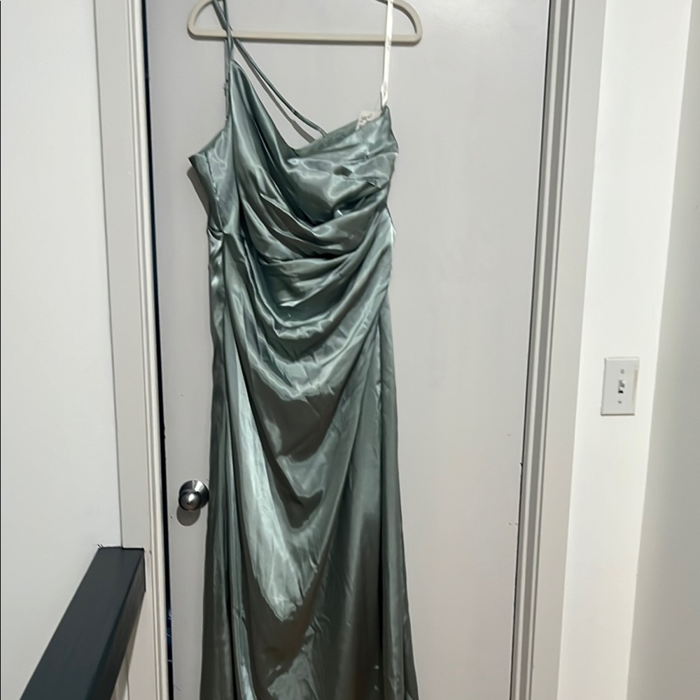 Elegant Green Evening Gown